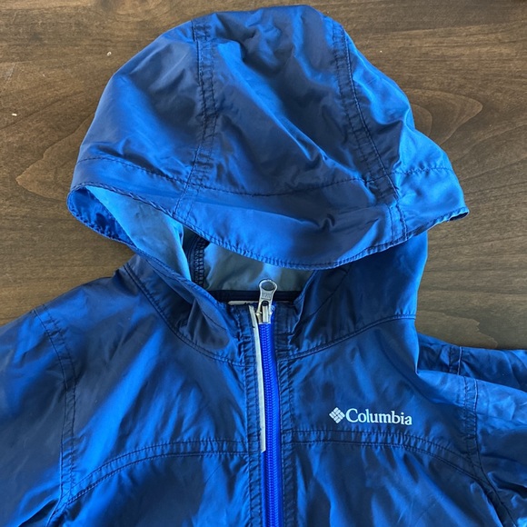 Columbia rain jacket - Picture 2 of 10